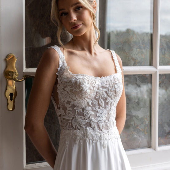 brautkleid-chiffokleid-geradeausschnitt-leicht