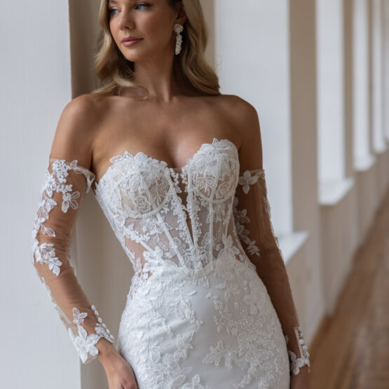 corsage-aermel-hochzeitskleid-fitundflare