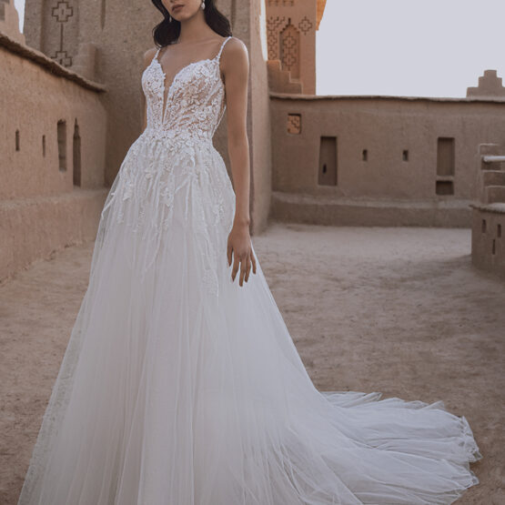 hochzeitskleid-tuell-ivory-spathettitraeger