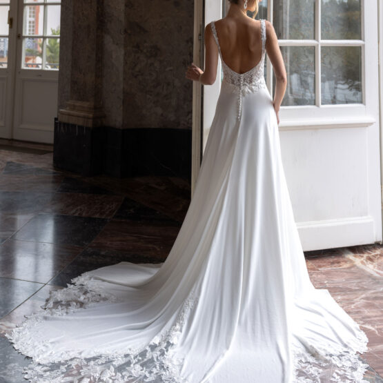 schleppe-hochzeitskleid-chiffonbrautkleid-fliessend
