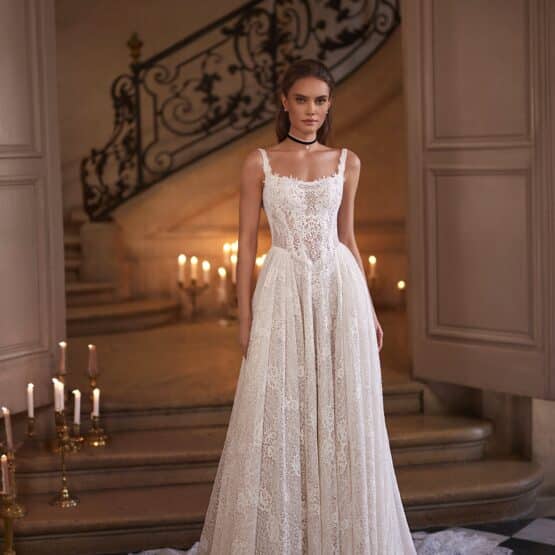 Basquewaist-chantillyspitze-hochzeitskleid-dama-alinie