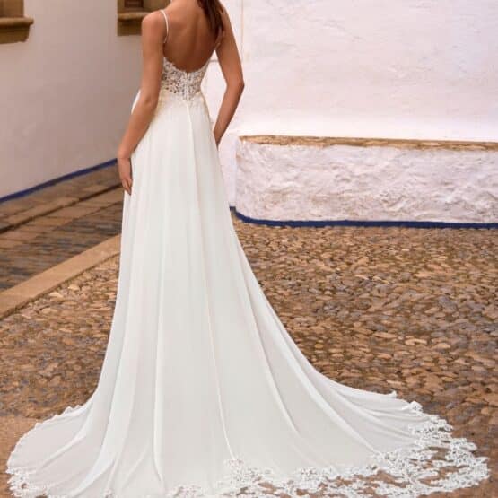 chiffon-ivory-schleppe-boho